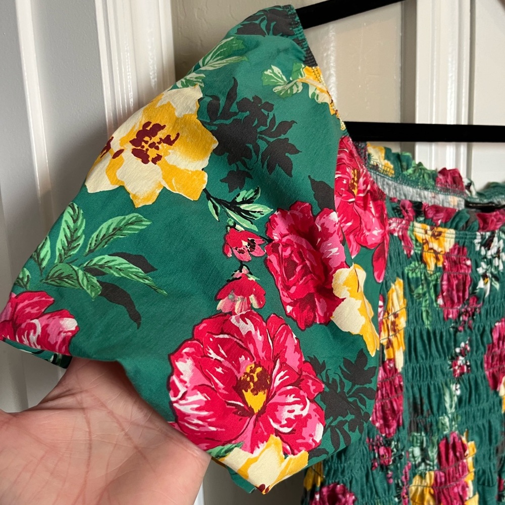 Like new Torrid green summer off the shoulder top - Picture 2 of 8